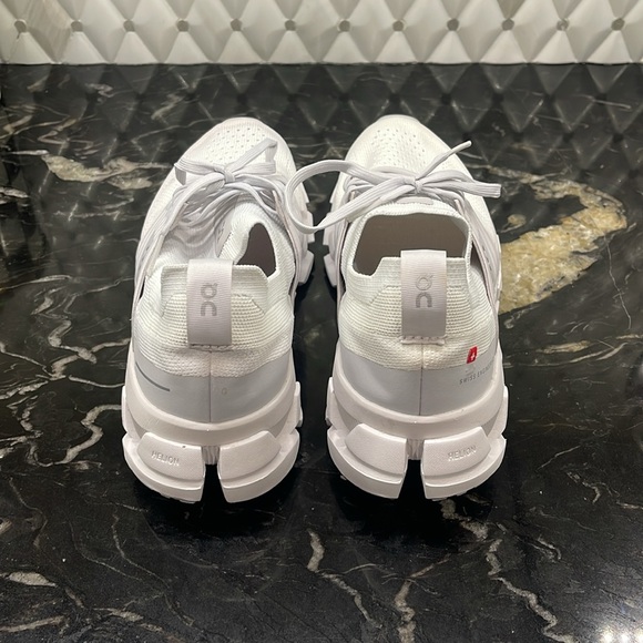 On cloud cloudswift 3 white size 7.5 - Picture 3 of 6